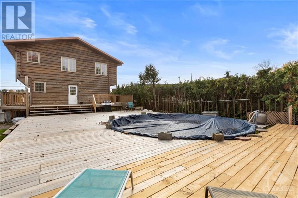 424 LAURIER STREET