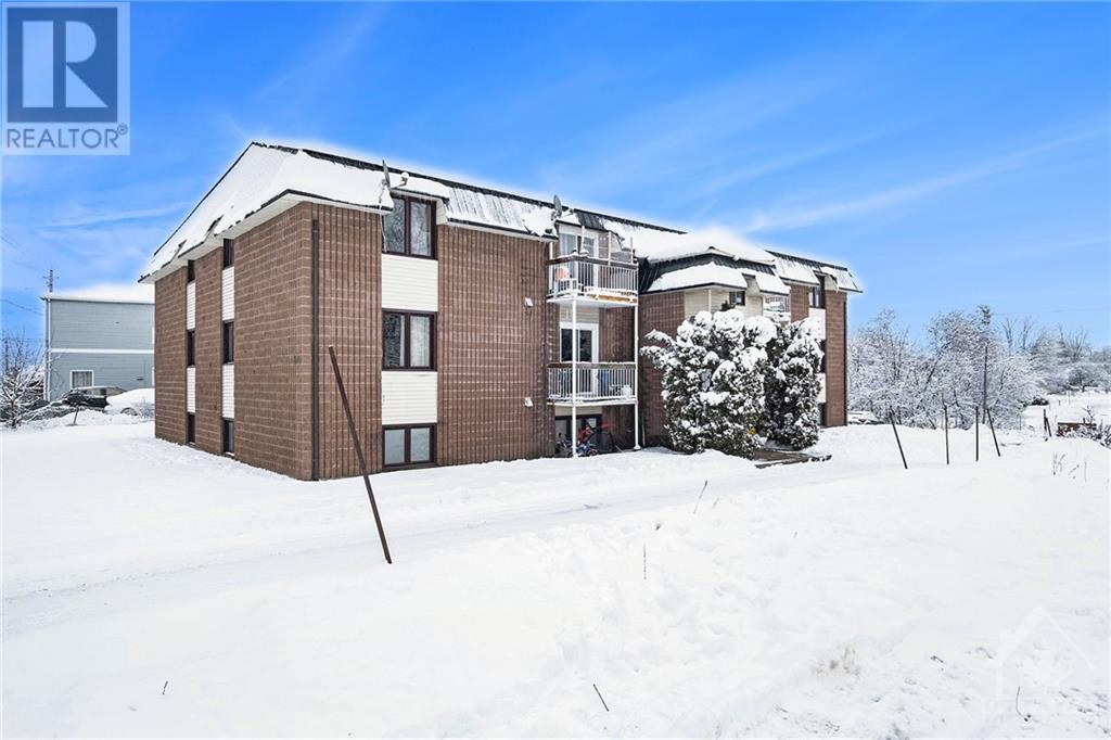 875 LAURIER STREET UNIT#4, #4