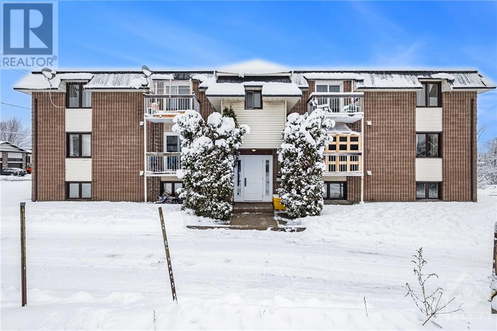 875 LAURIER STREET UNIT#4, #4