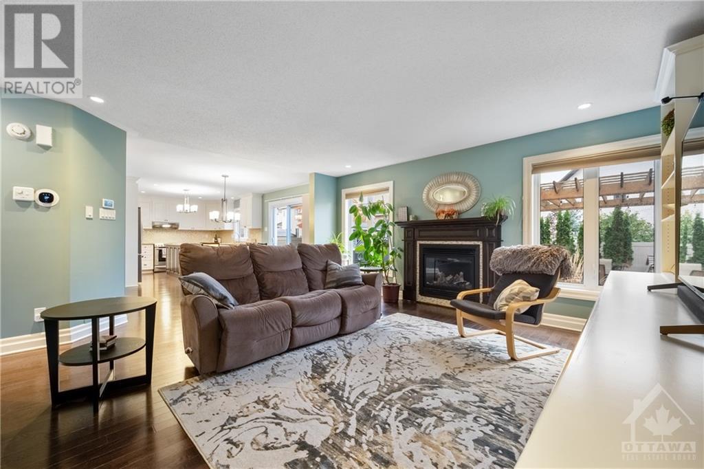 333 LANGRELL CRESCENT