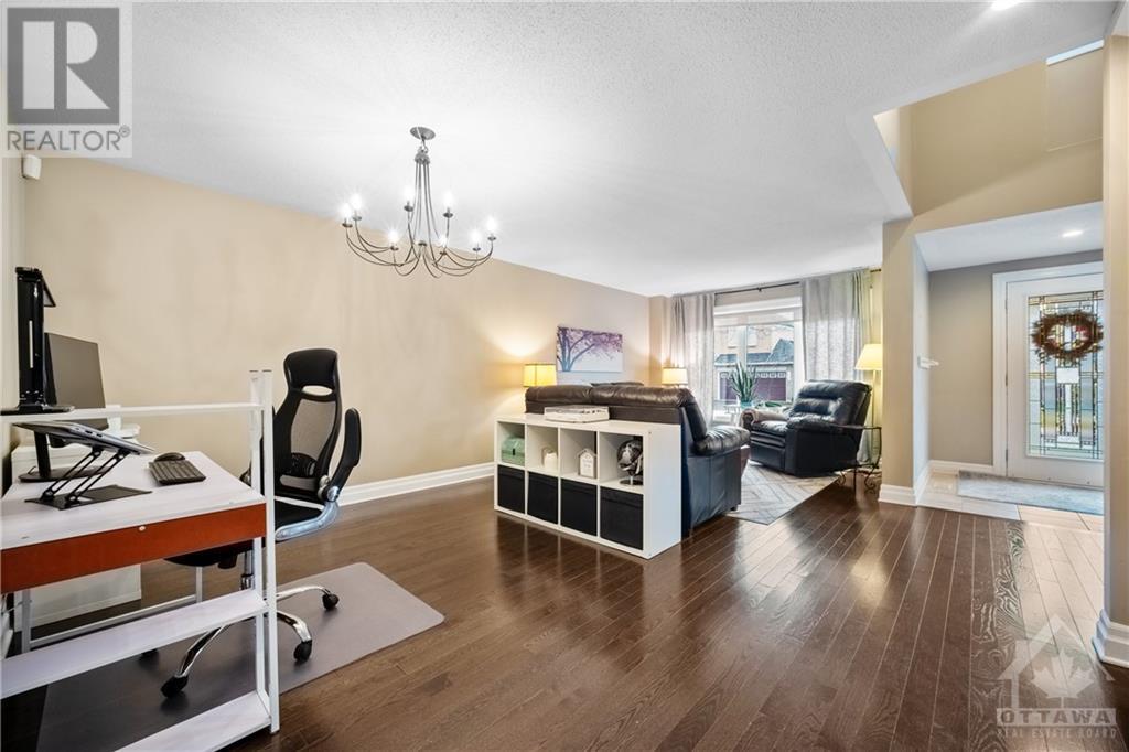 333 LANGRELL CRESCENT