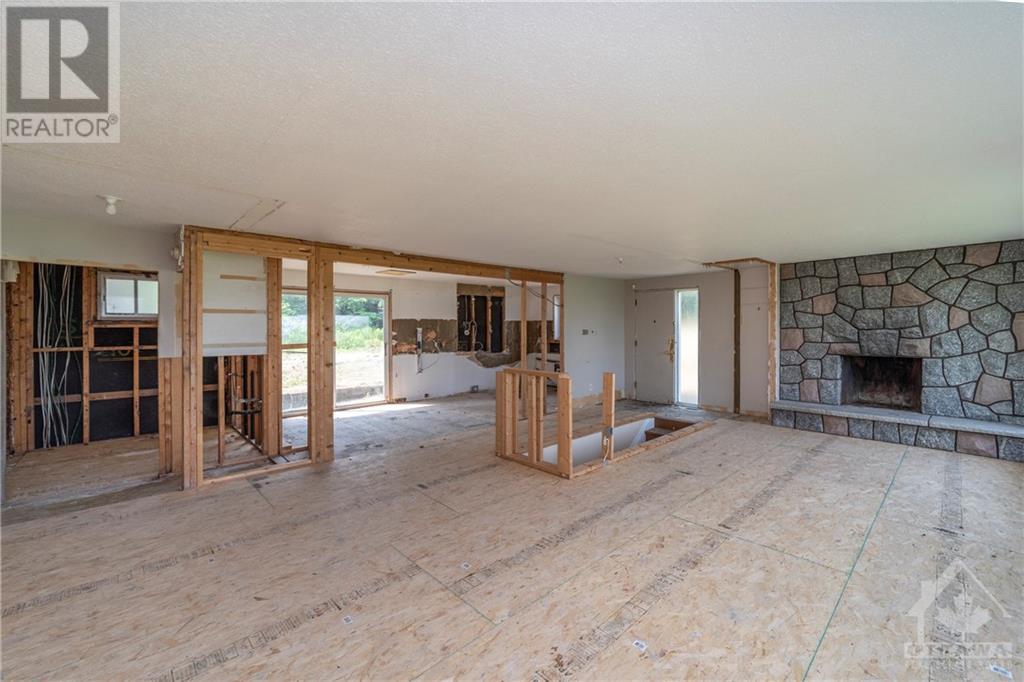 1541 BELLA VISTA DRIVE