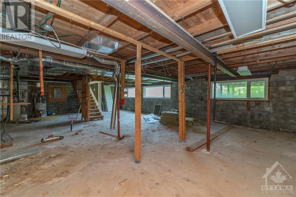 1541 BELLA VISTA DRIVE