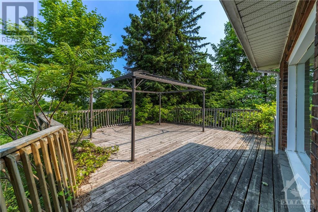 1541 BELLA VISTA DRIVE
