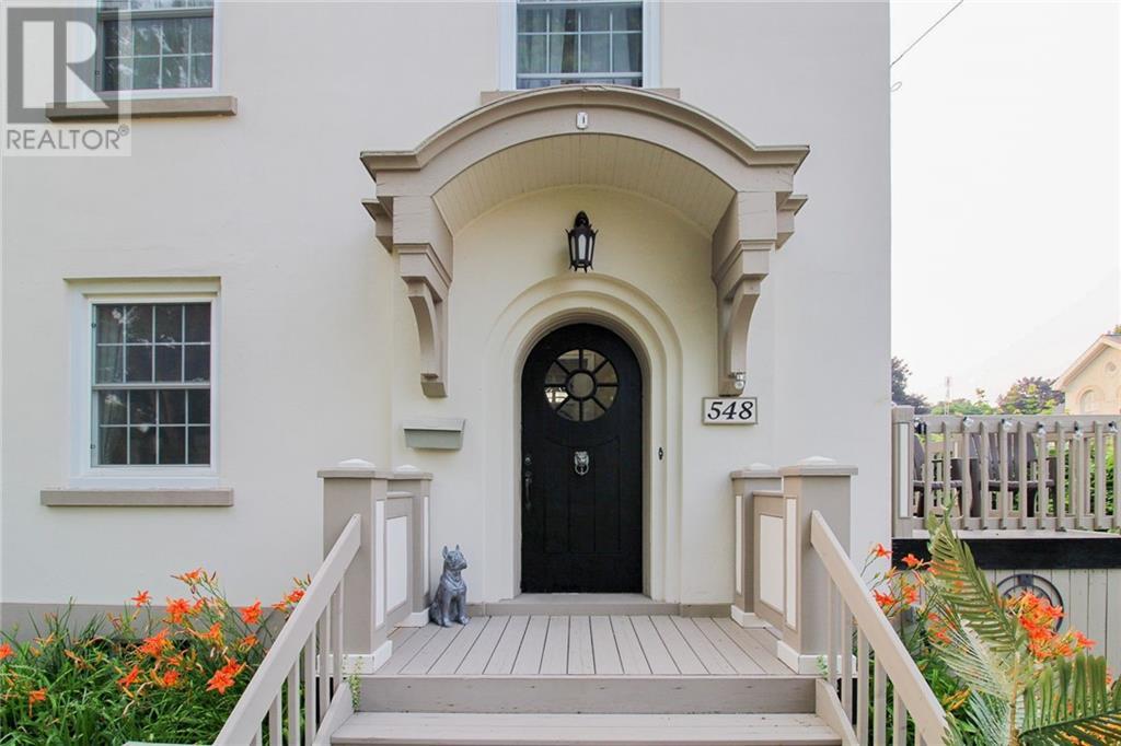 548 DIBBLE STREET W