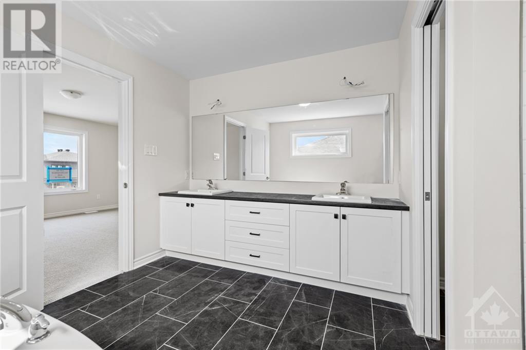 764 PETANQUE CRESCENT
