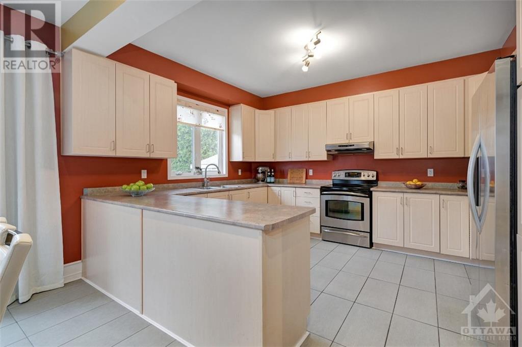 2208 CLENDENAN CRESCENT