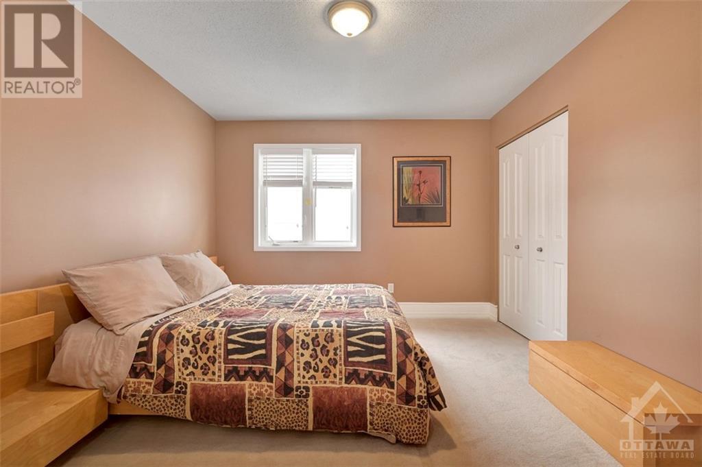 2208 CLENDENAN CRESCENT