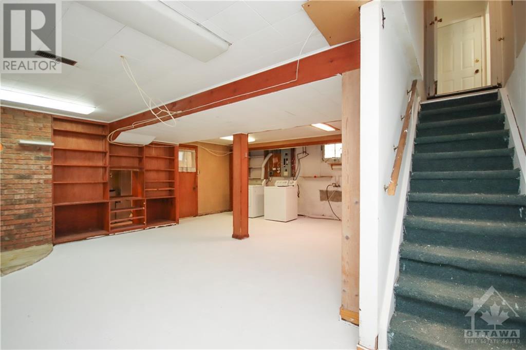 3385 RIVERSIDE DRIVE