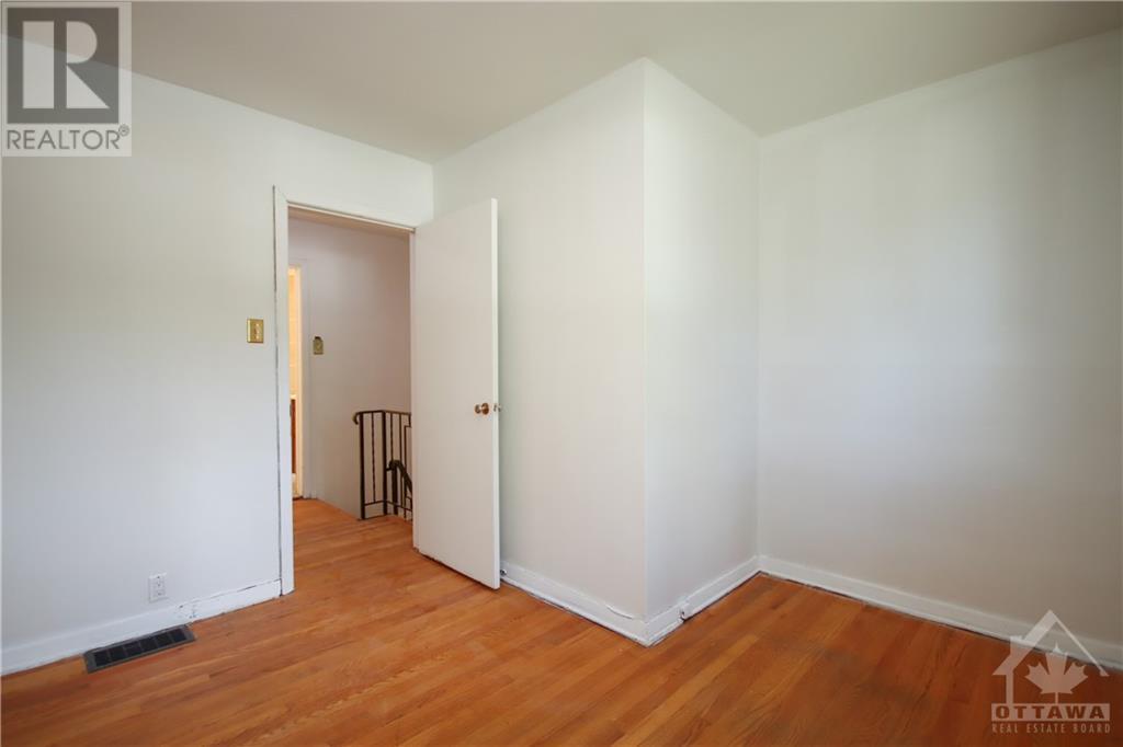 3385 RIVERSIDE DRIVE