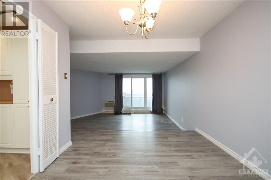 1081 AMBLESIDE DRIVE UNIT#1604, #1604