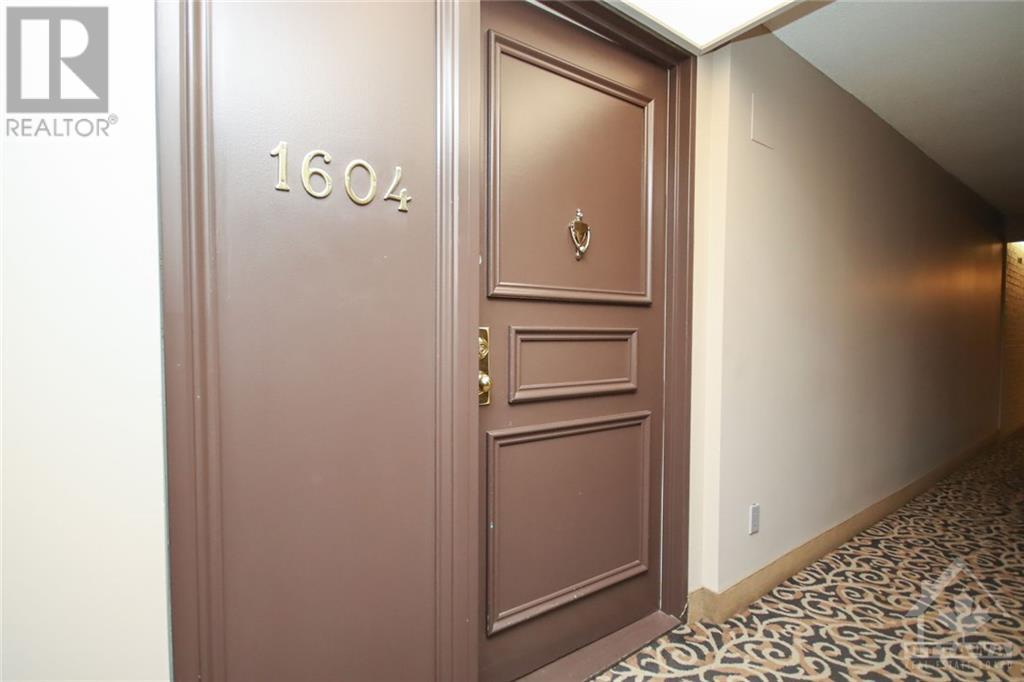 1081 AMBLESIDE DRIVE UNIT#1604, #1604