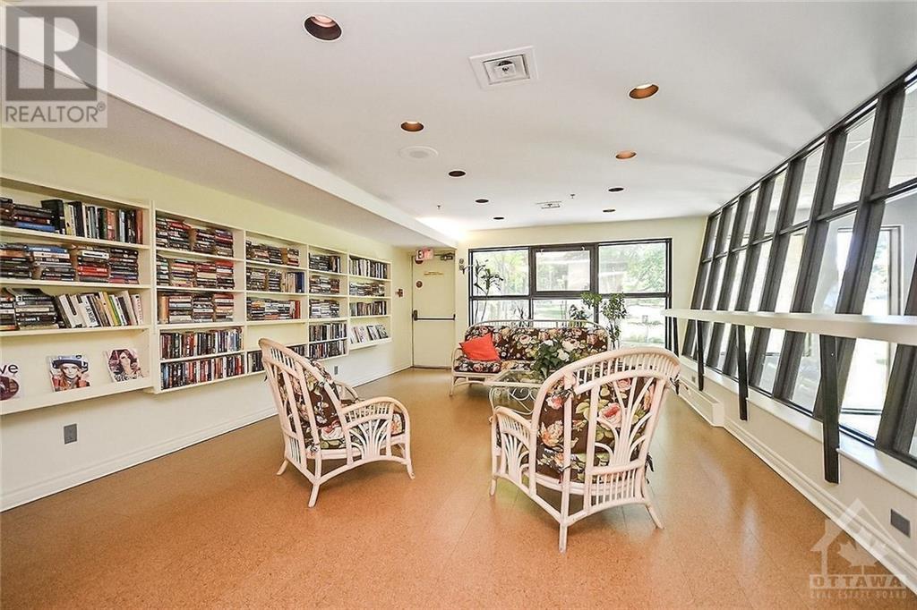 1081 AMBLESIDE DRIVE UNIT#1604, #1604