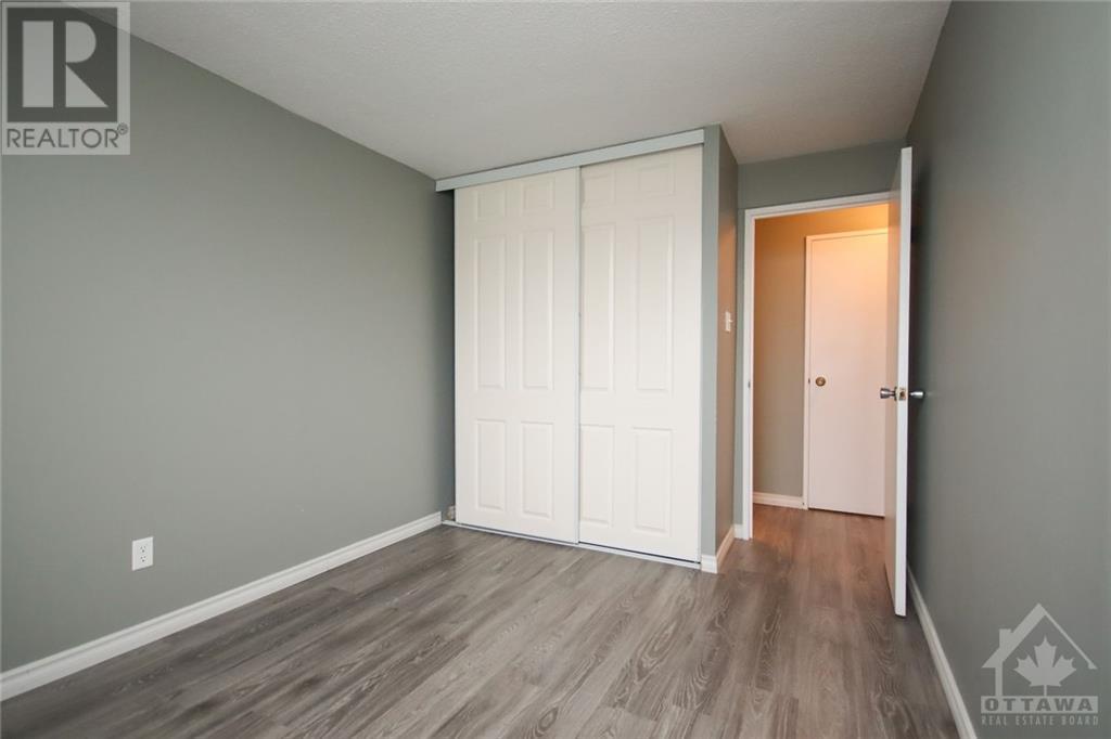 1081 AMBLESIDE DRIVE UNIT#1604, #1604