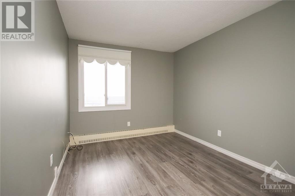1081 AMBLESIDE DRIVE UNIT#1604, #1604