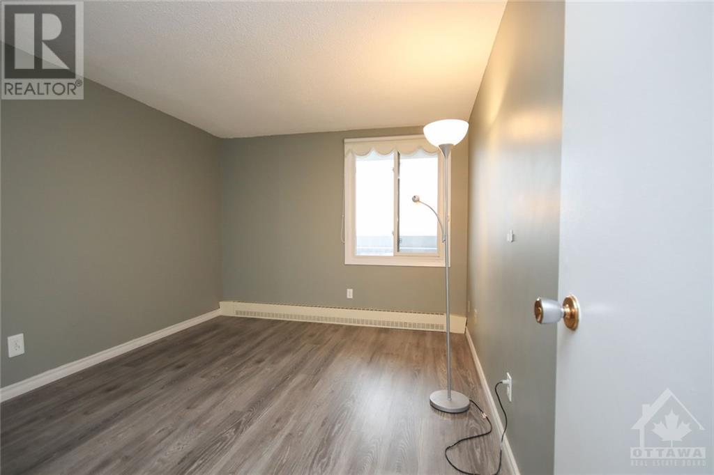 1081 AMBLESIDE DRIVE UNIT#1604, #1604