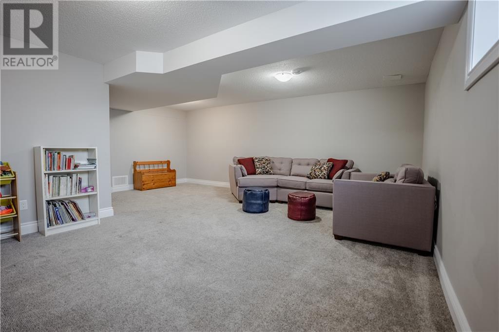 1113 CLEMENT COURT