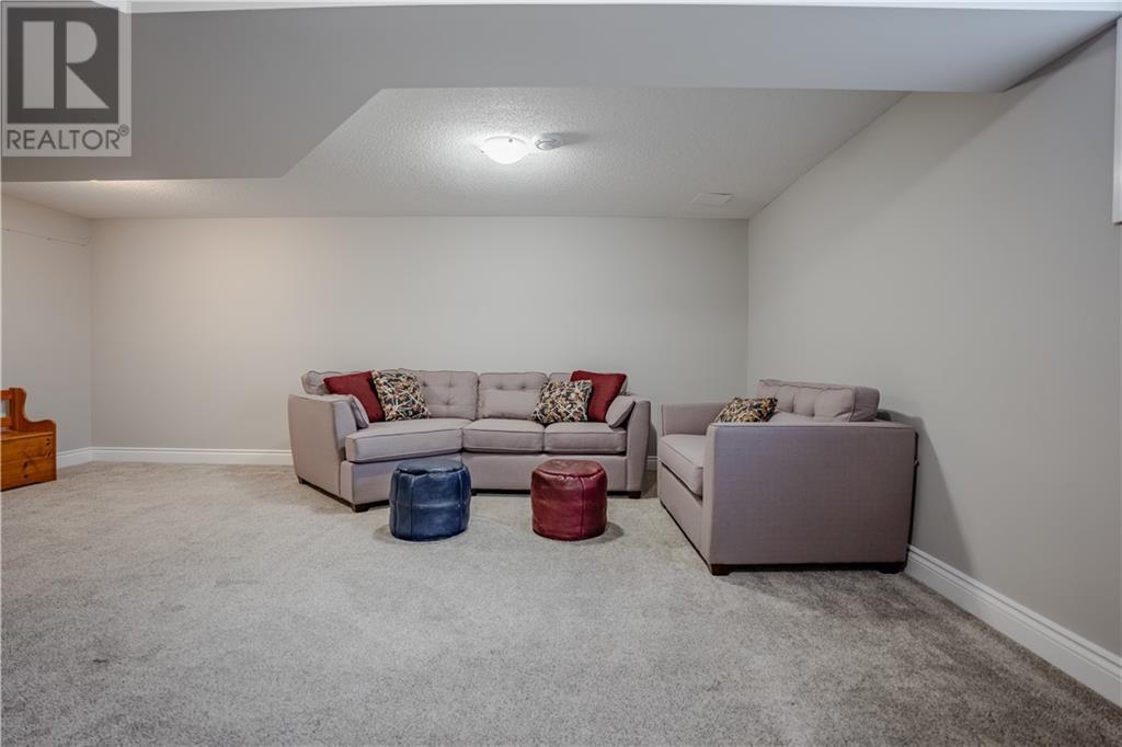 1113 CLEMENT COURT