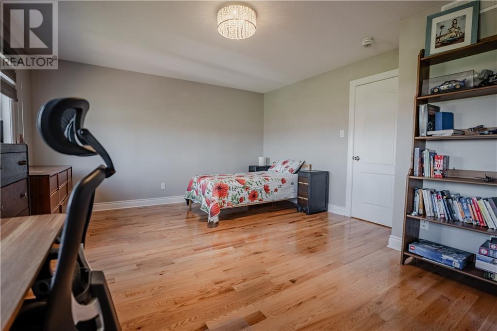 1113 CLEMENT COURT