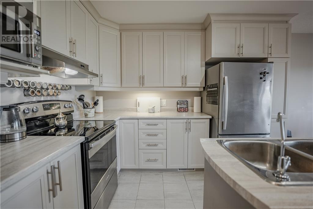 1113 CLEMENT COURT