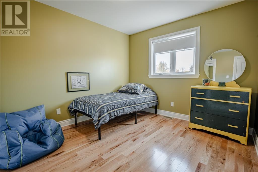 1113 CLEMENT COURT