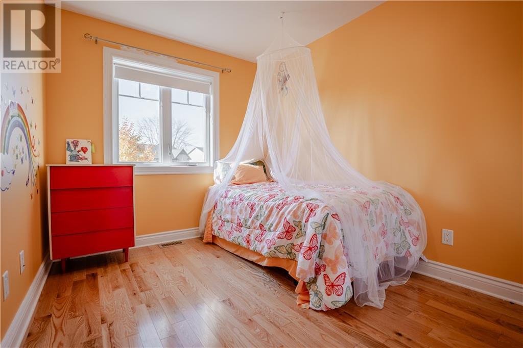1113 CLEMENT COURT