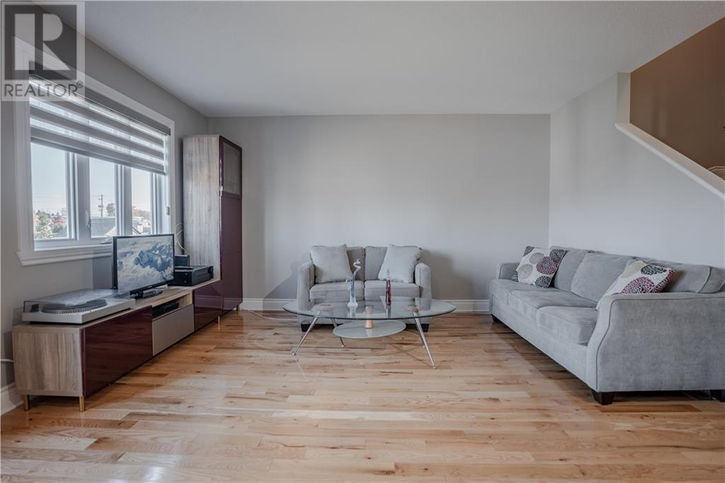1113 CLEMENT COURT
