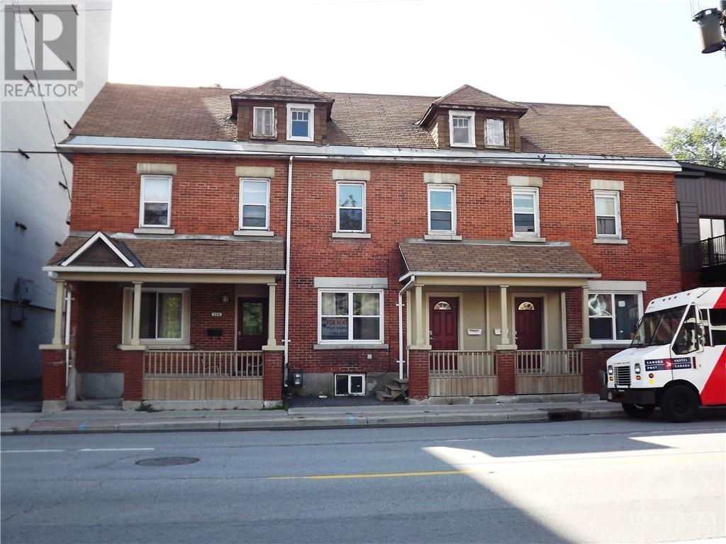 258,260,262,264 BRONSON AVENUE