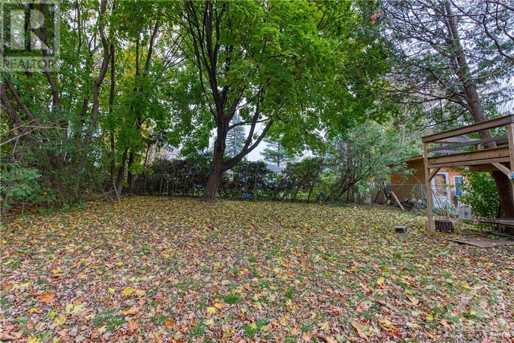 733 BROADVIEW AVENUE