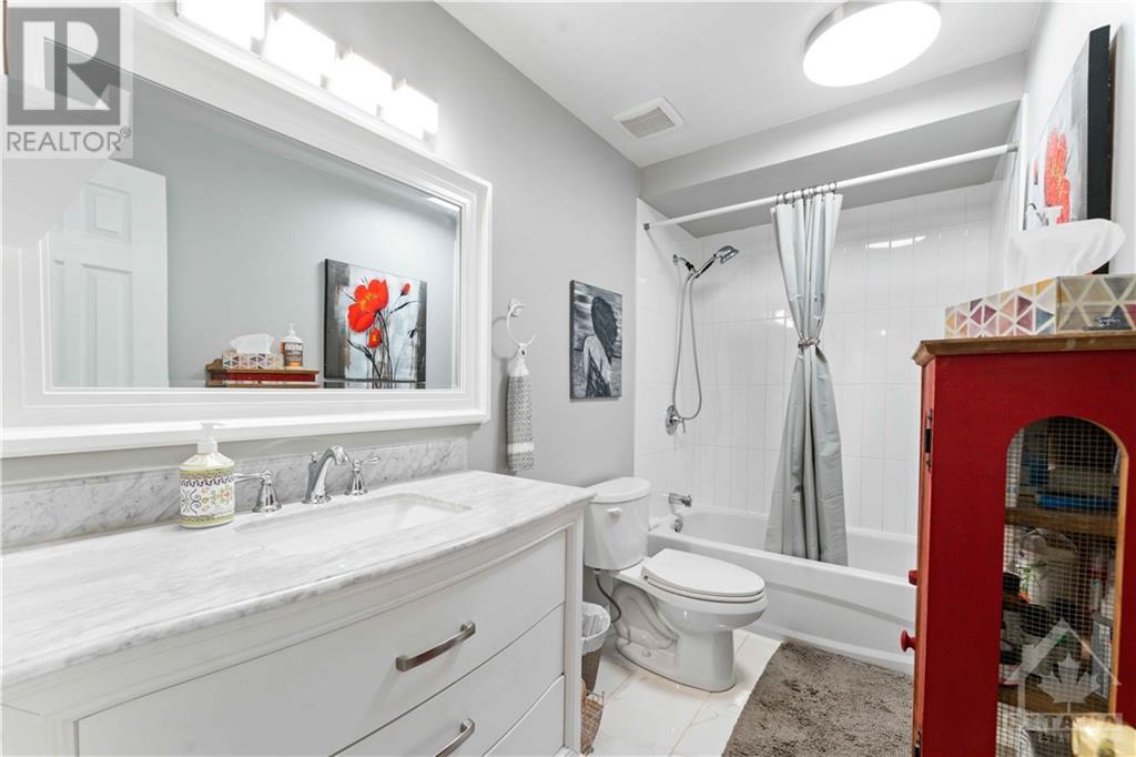1741 LAMOUREUX DRIVE UNIT#B, #B