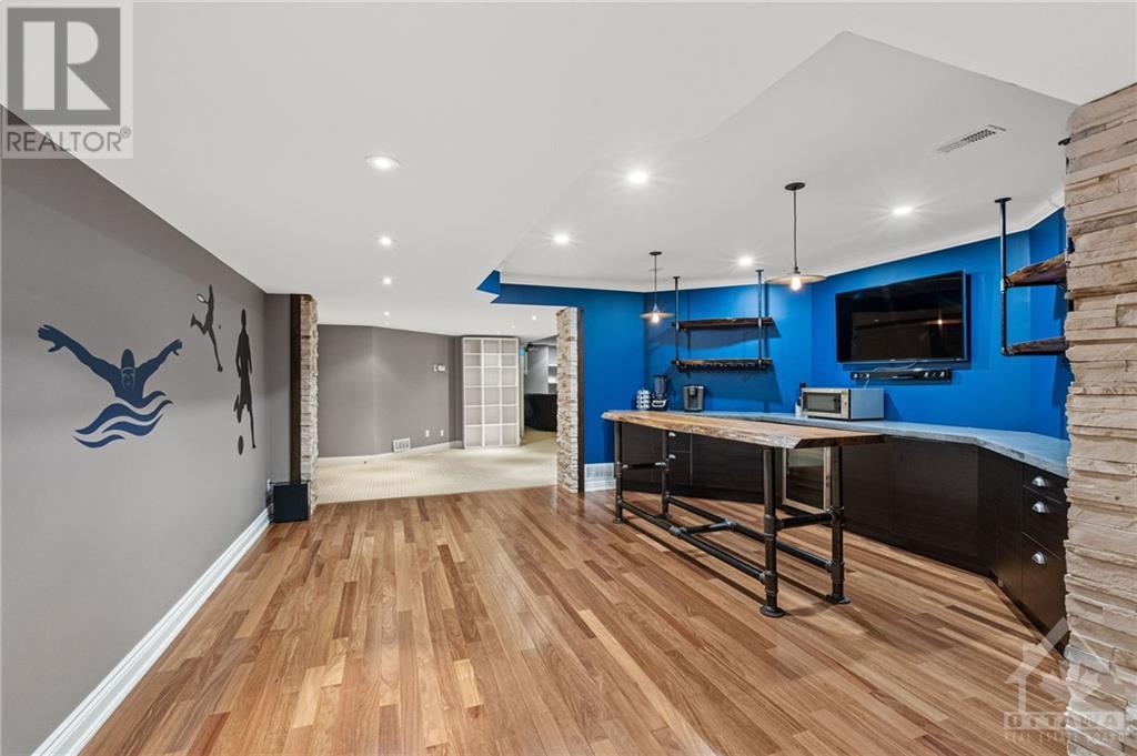 5800 QUEENSCOURT CRESCENT
