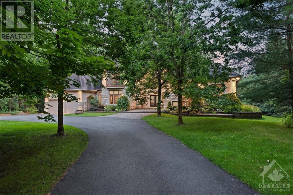5800 QUEENSCOURT CRESCENT