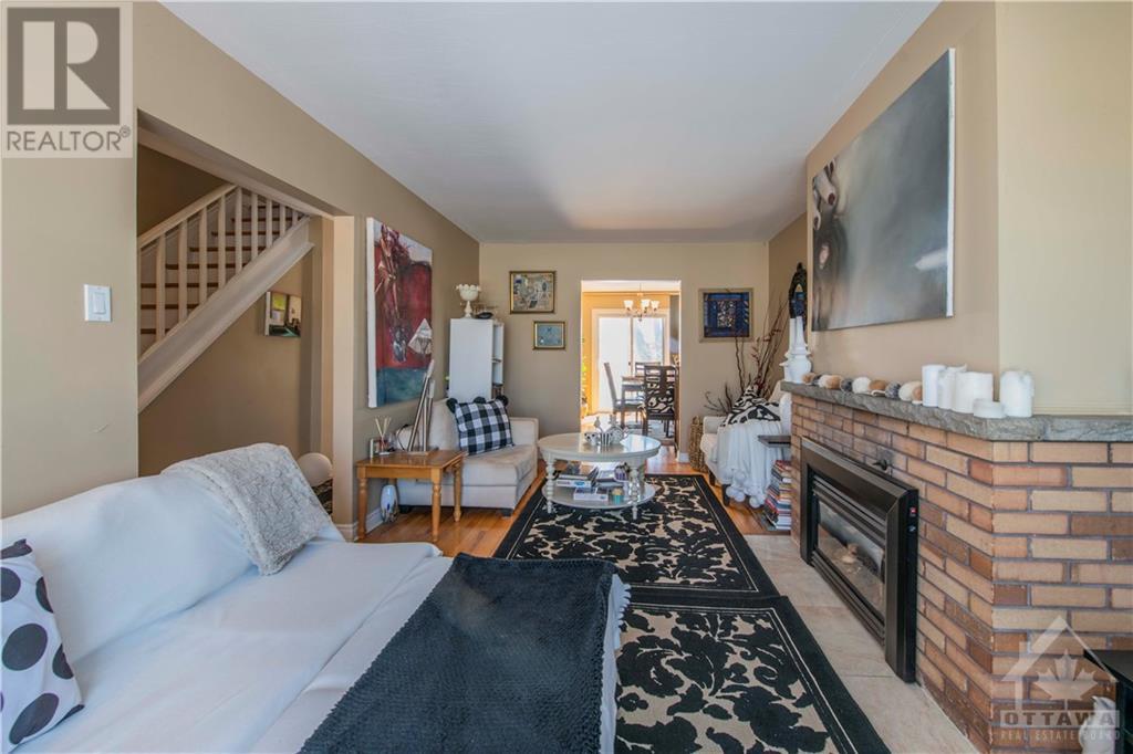 118 VIEWMOUNT DRIVE