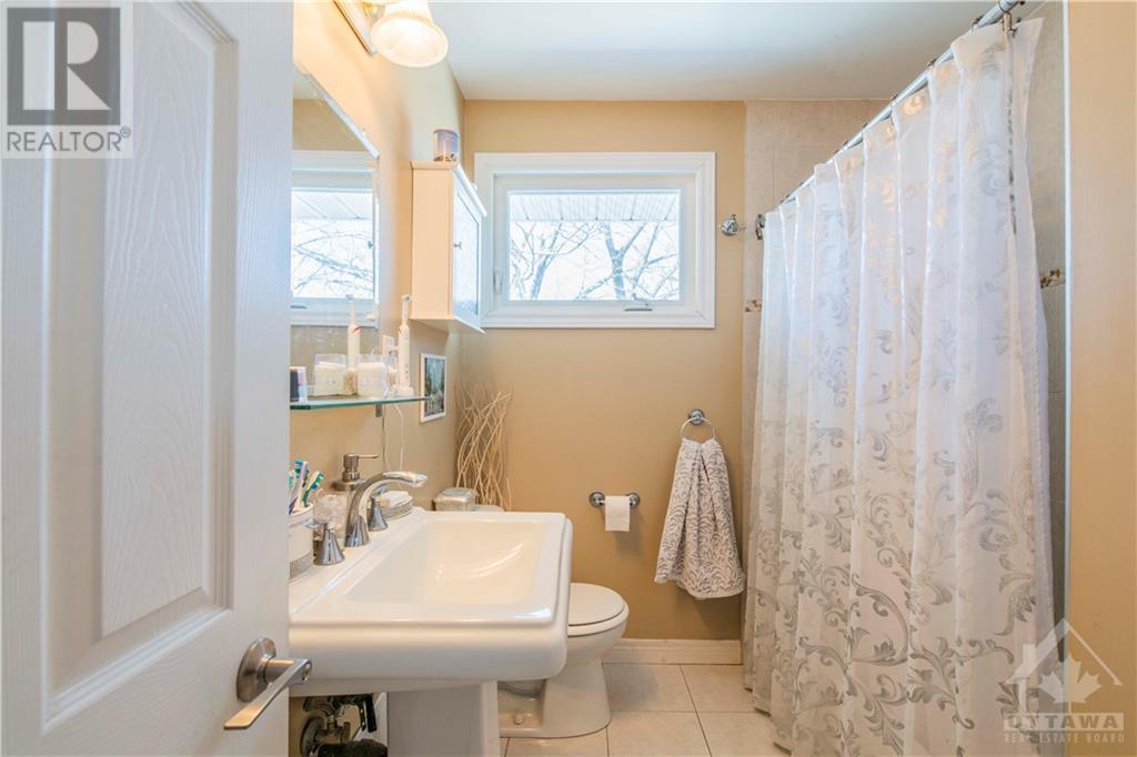 118 VIEWMOUNT DRIVE