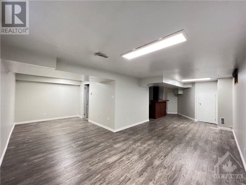55 WOODFORD WAY