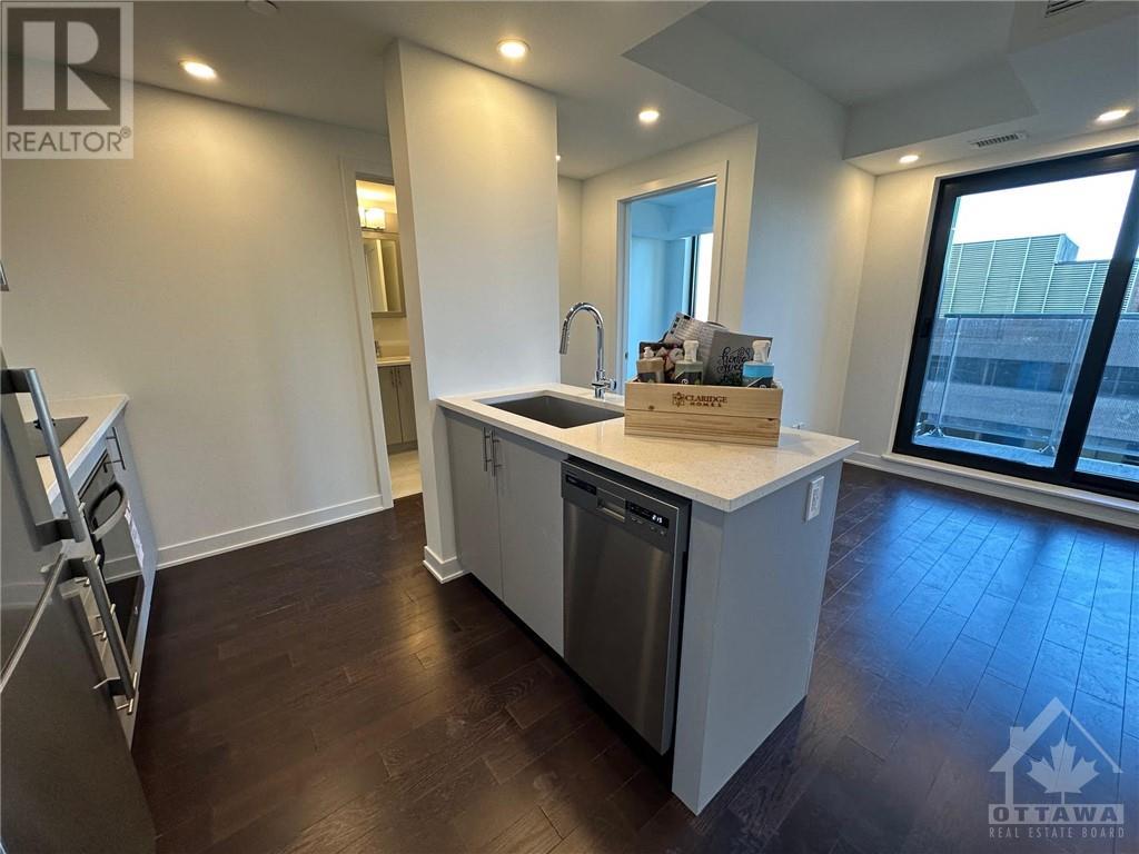 340 QUEEN STREET UNIT#1402, #1402