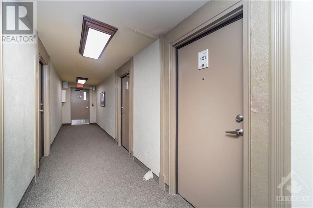 12 CORKSTOWN RD ROAD UNIT#121, #121