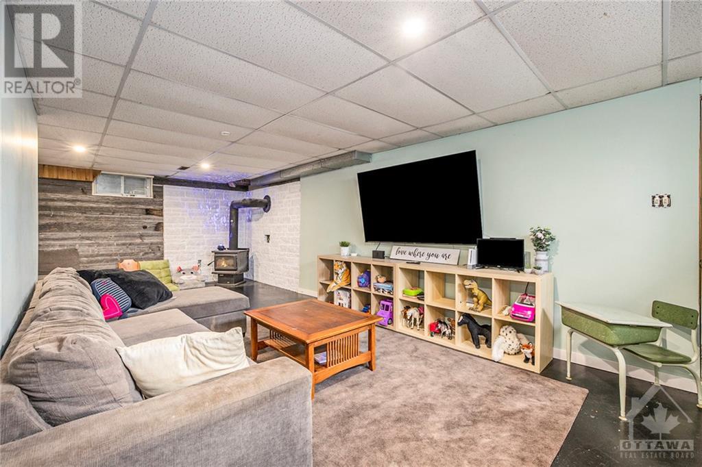277 RUSSETT DRIVE