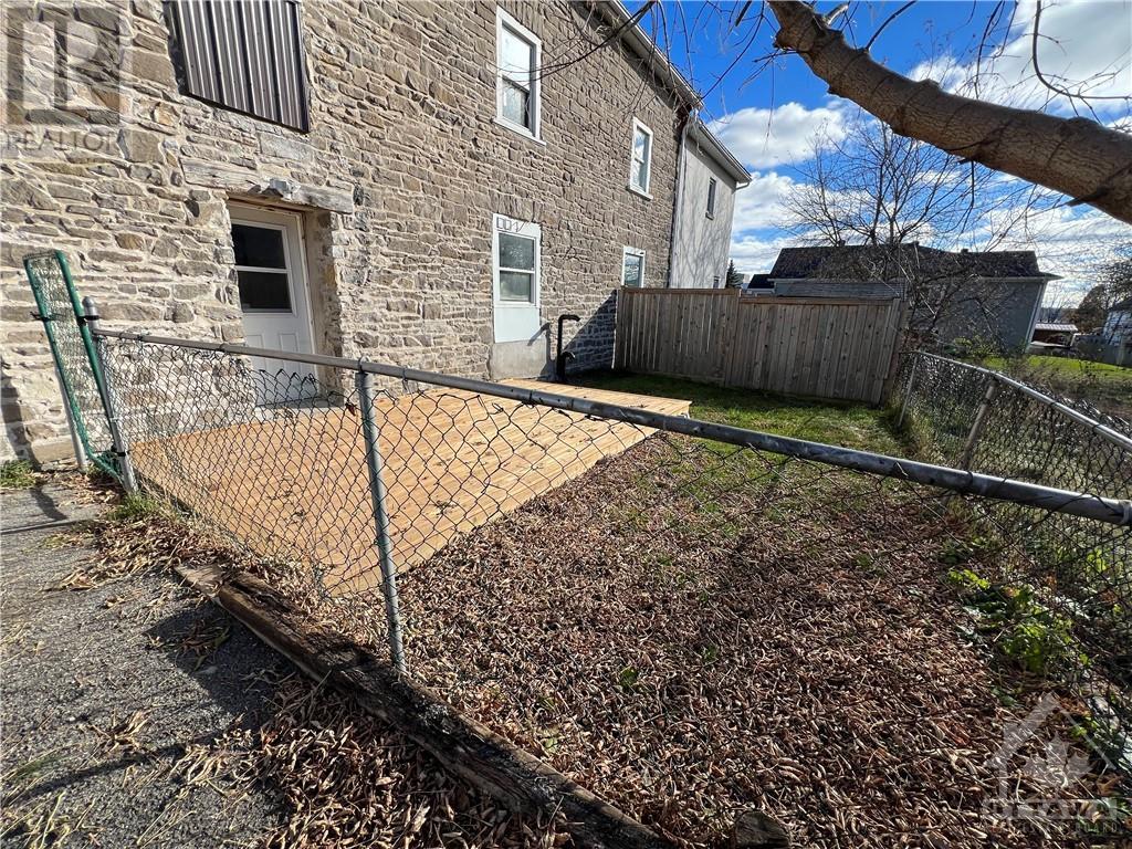 260 LEWIS STREET
