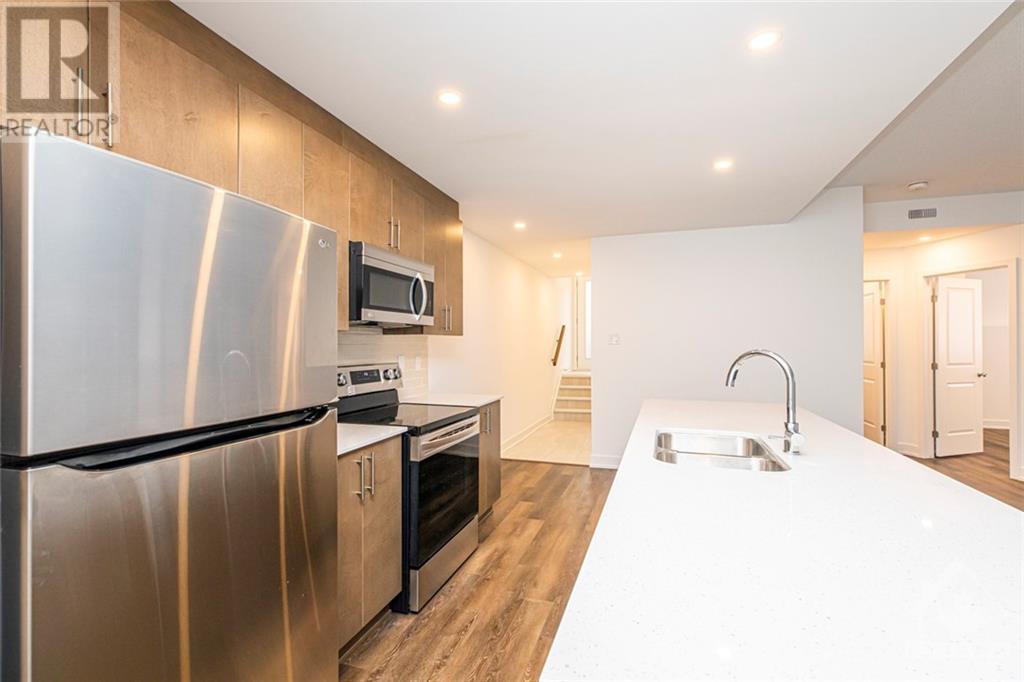 380 ROLLING MEADOW CRESCENT UNIT#E, #E