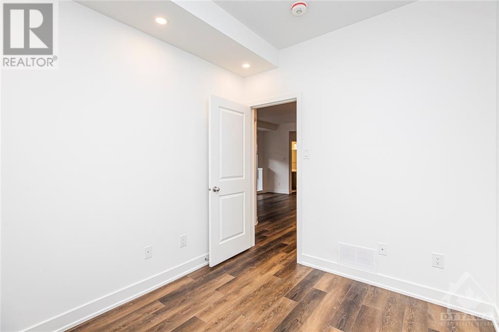 380 ROLLING MEADOW CRESCENT UNIT#E, #E