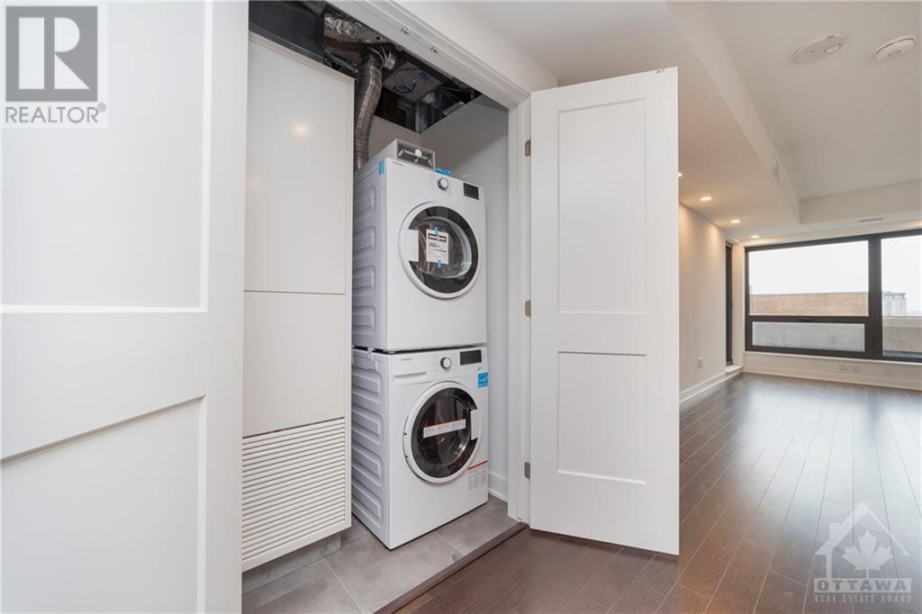 340 QUEEN STREET UNIT#1405, #1405