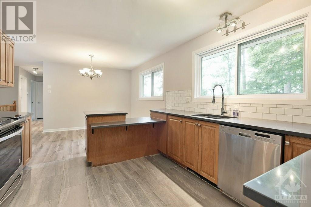 115 PEACOCK CRESCENT