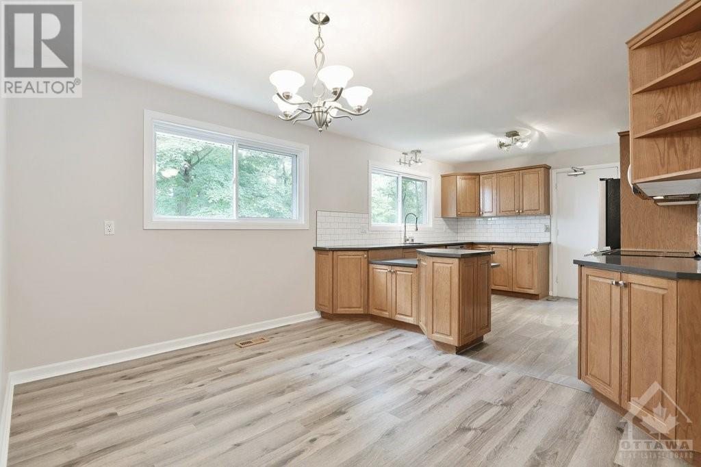 115 PEACOCK CRESCENT