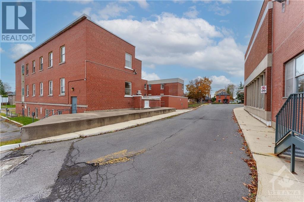 510-520 SECOND STREET E