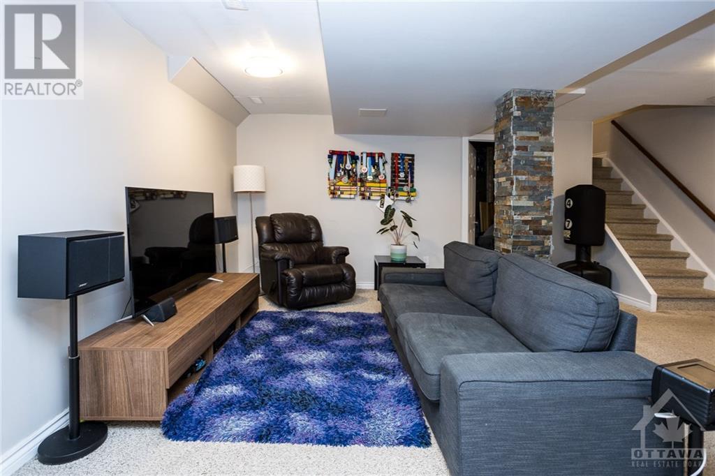 30 BOULDER WAY