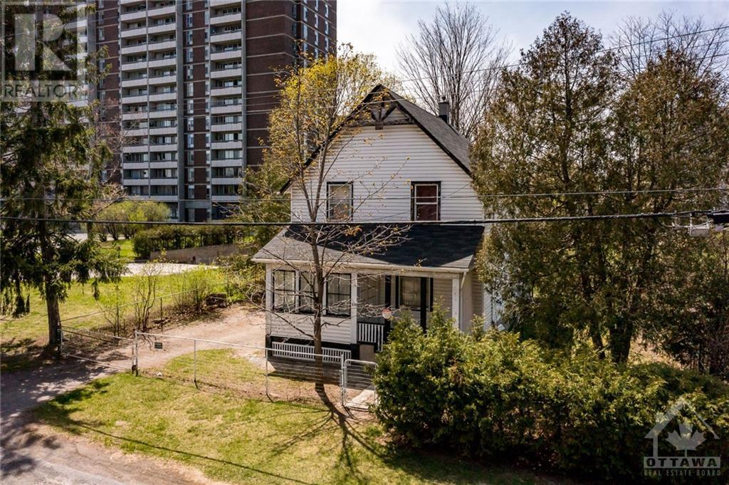 830 HIGH STREET