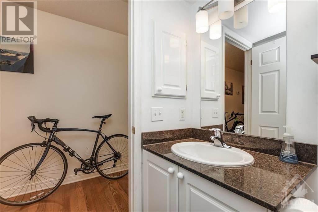 429 SOMERSET STREET W UNIT#1401, #1401