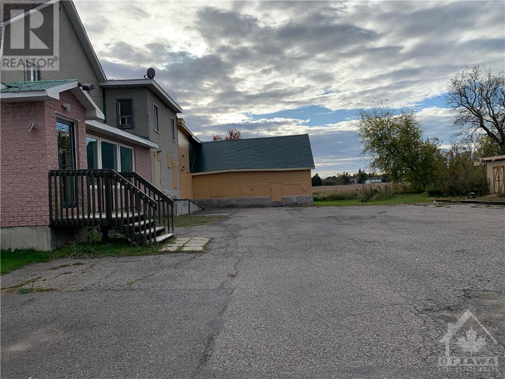 3762 CHAMPLAIN ROAD