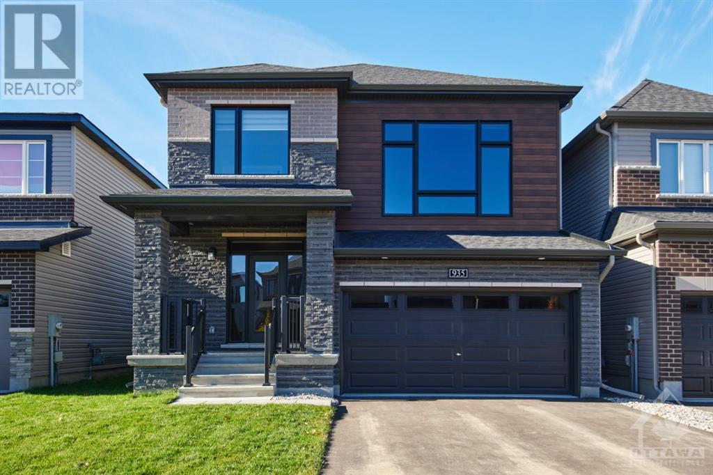 935 LAKERIDGE DRIVE